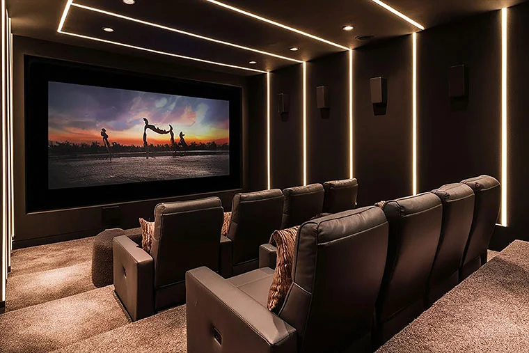 Σχεδιασμός Και Δημιουργία Ολοκληρωμένου Home Theater. Ποιοι Είναι Οι Βασικότεροι Παράγοντες Που Λαμβάνονται Υπόψη.